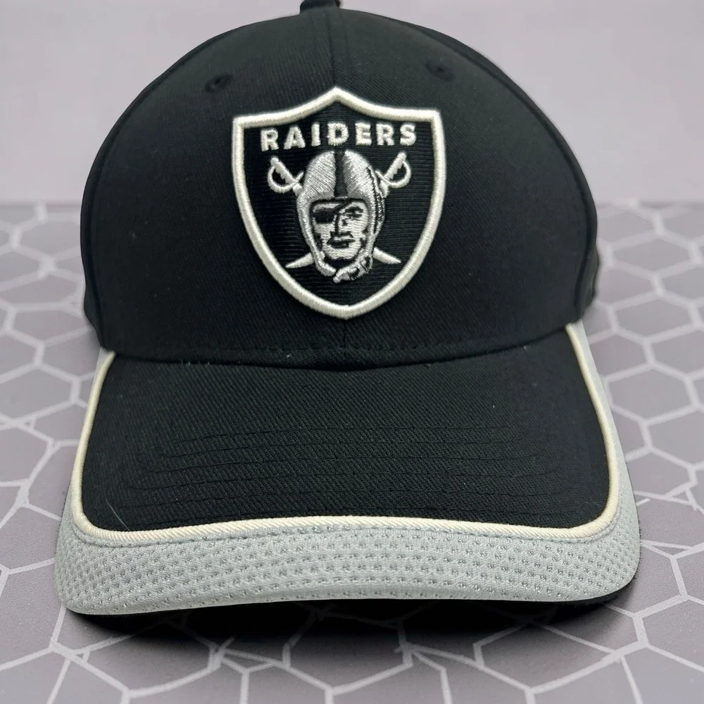 New Era Raiders Hat Mens S/M Black Excellent 39THIRTY NFL‎ Stretch Fit Cap